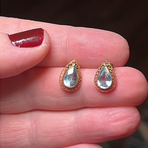Vintage gold over sterling silver filigree aquamarine? blue gem stud earrings - Picture 3 of 3